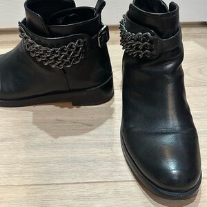 Tory Burch black leather booties with chain detail size 11